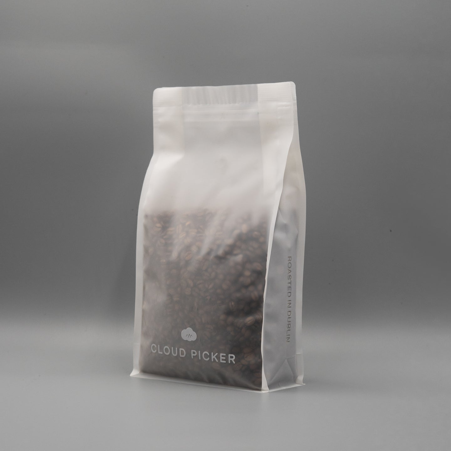1kg bag of Cloud Picker Coffee Formation coffee blend, featuring a versatile universal roast for brewing.