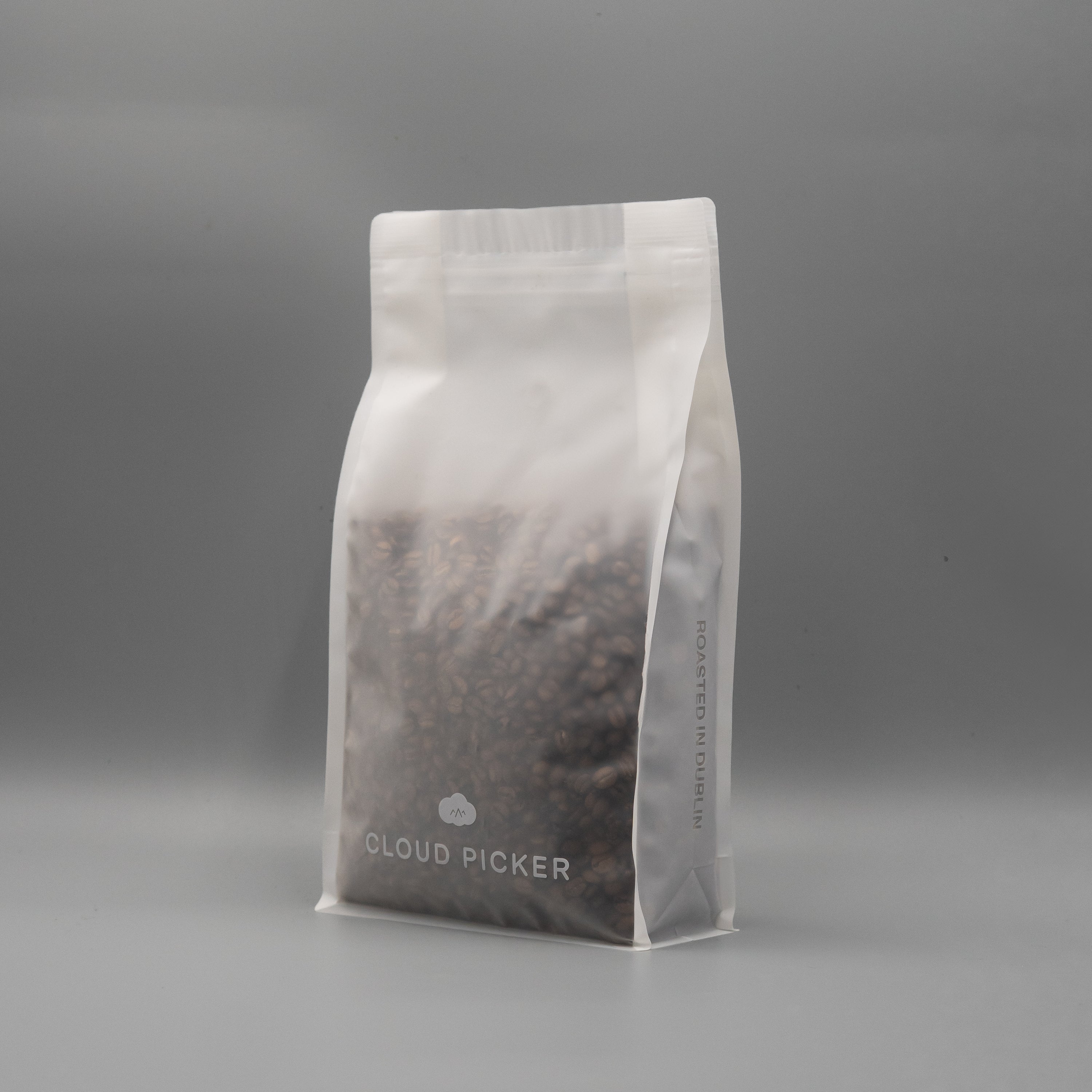 1kg bag of Cloud Picker Coffee Formation coffee blend, featuring a versatile universal roast for brewing.
